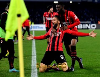 Napoli 0-1 AC Milan, Olivier Giroud Terluka Tetap Cetak Gol
