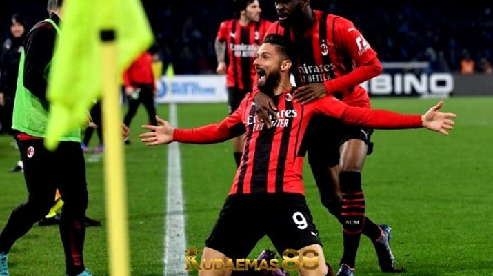 Napoli 0-1 AC Milan, Olivier Giroud Terluka Tetap Cetak Gol
