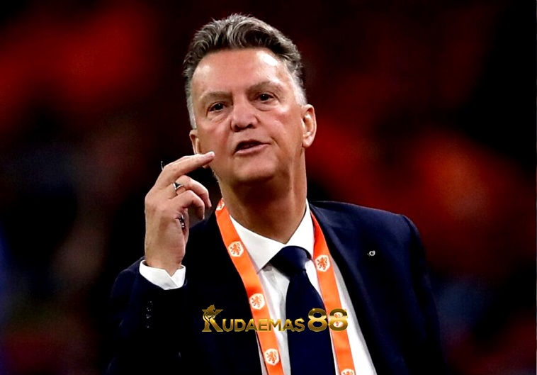 Pelatih Belanda Kritisi Piala Dunia 2022: Itu Omong Kosong!
