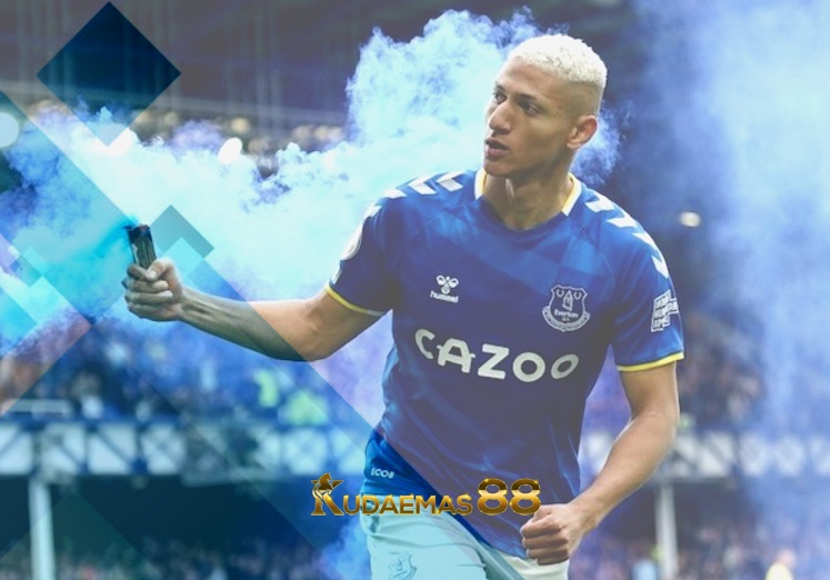 Gol Richarlison Bantu Everton Tumbangkan Chelsea, Kena Kartu