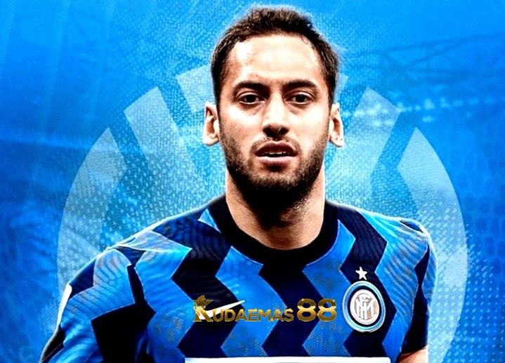 Calhanoglu Inter Milan Sulit Jaga Tutur Terancam Denda