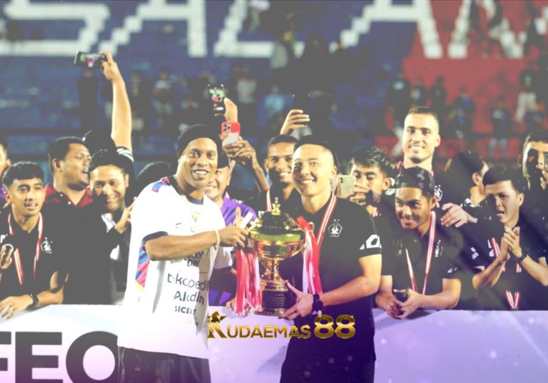 Persik Kediri Juara Trofeo Ronaldinho Pilih Kembalikan Trofi